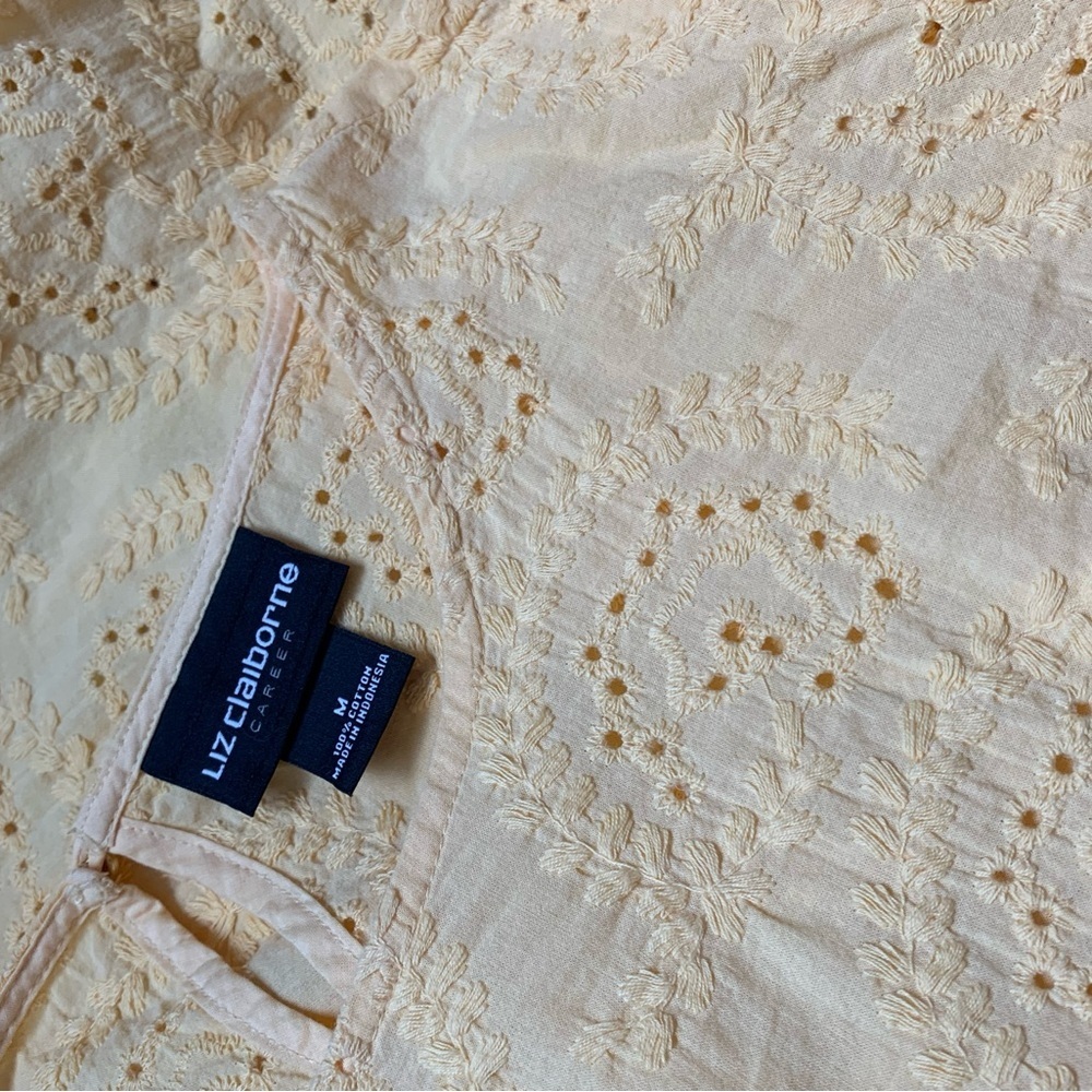Women's Yellow Eyelet Top Liz Claiborne Size Medium - Picture 5 of 5